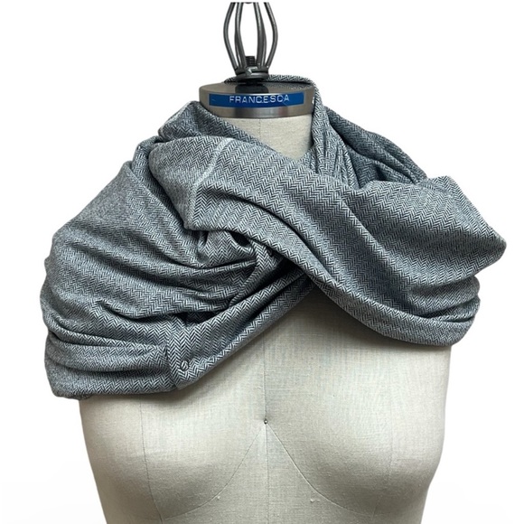 lululemon athletica Accessories - Lululemon Vinyasa Infinity Scarf in Grey